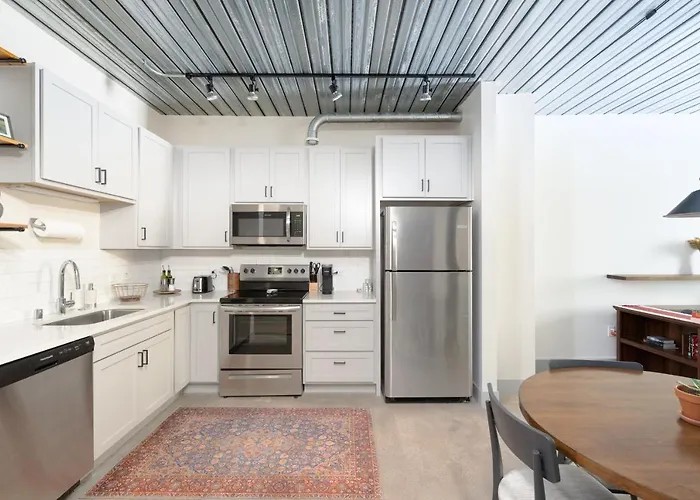 Brewery District Luxe 2Br Near Fiserv With Parking