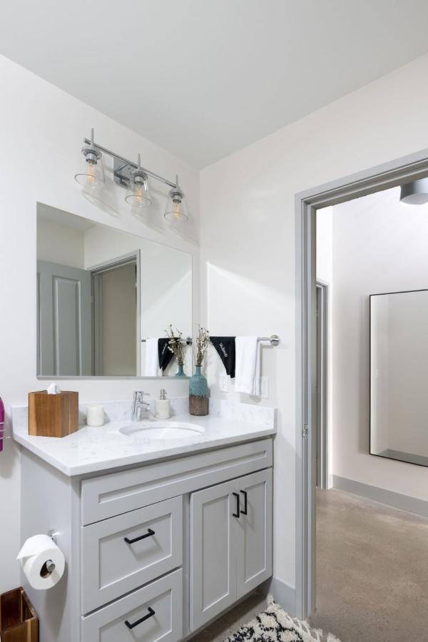 Flexhome Brewery District 2br M11 * Milwaukee